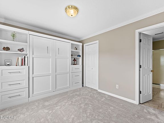 4th image of 10073 Delle Meade Dr