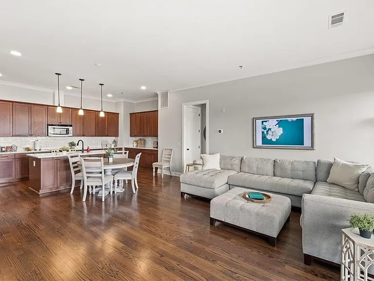 360 Chambers St #202 — Photo 9