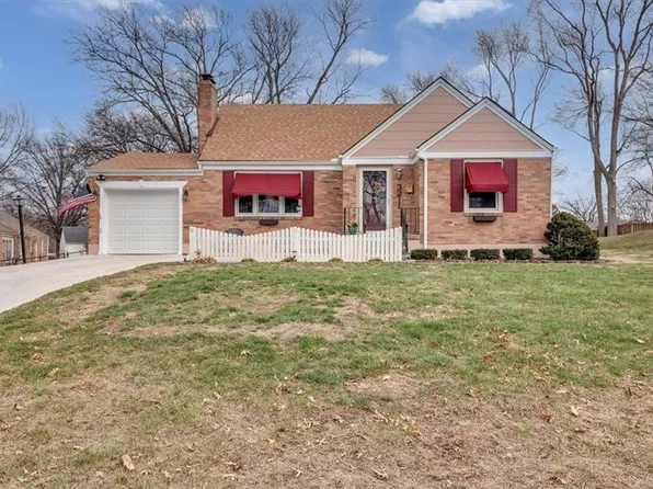 3211 W Barker Cir, Kansas City, KS 66104