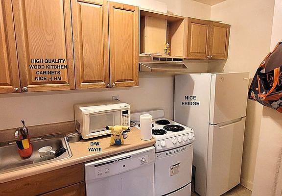 2nd image of 444 W 49th St APT 3AG