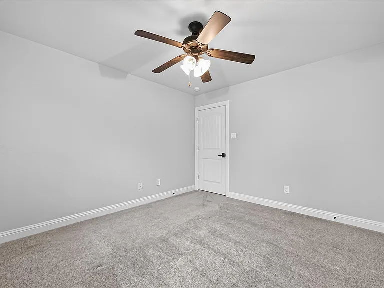 4727 Lake Village Dr — Photo 26