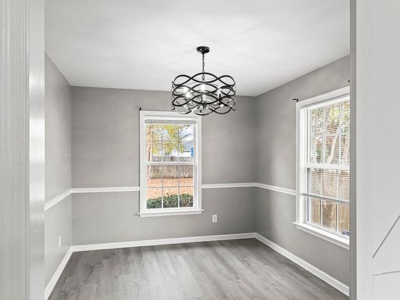 5th image of 111 Summercreek Drive