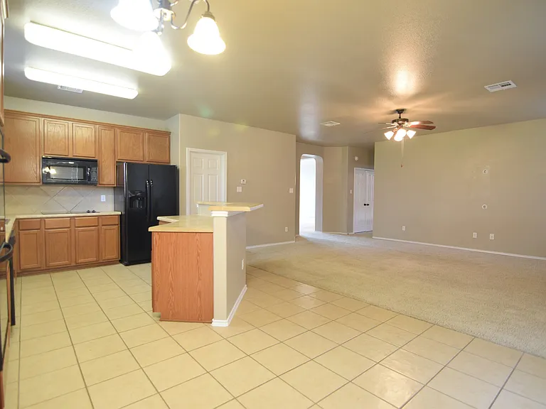 2203 Ryan Dr — Photo 6
