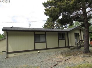 1017 S Juniper St, Rockaway Beach, OR 97136