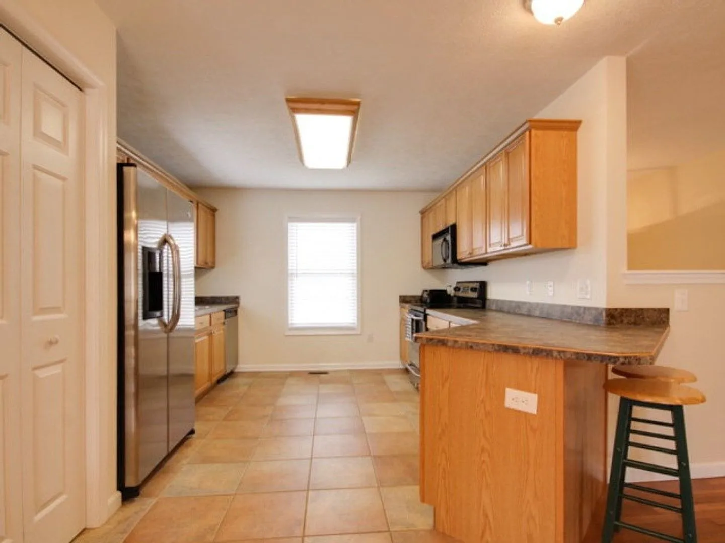 Brick Single Family Home in Battlefield Estates — Photo 3
