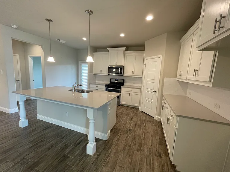 350 Carlisle Dr — Photo 7
