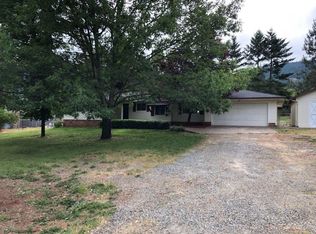 151 Village Ln, Grants Pass, OR 97527