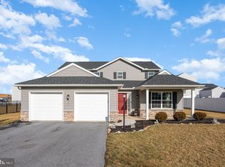 411 Dover Dr, Dillsburg, PA 17019