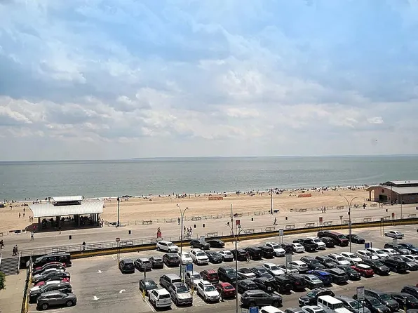 313 Brightwater Ct APT 5D, Brooklyn, NY 11235