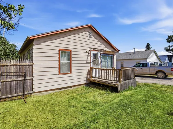 406 8th St, Sturgis, SD 57785