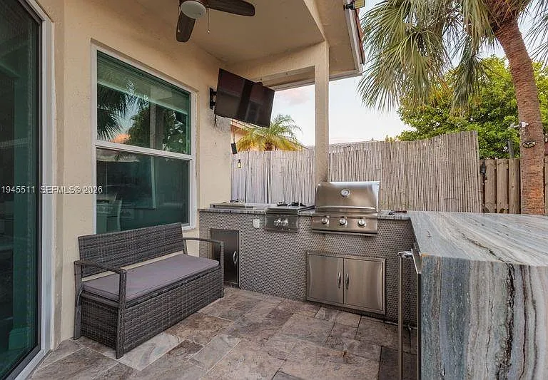 6952 NW 27th Ct — Photo 31