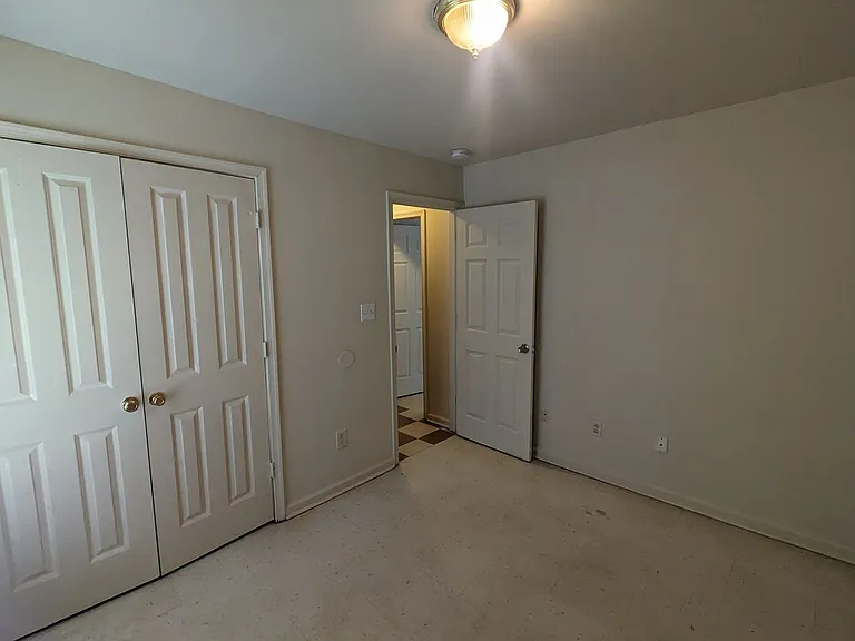844 W 38th St — Photo 3