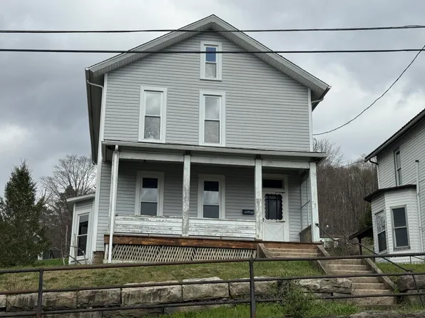 732 E Main St, Reynoldsville, PA 15851
