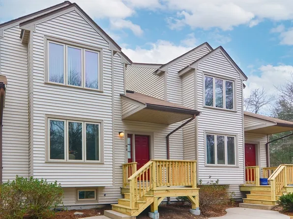 41 Elm St #D3, Foxboro, MA 02035