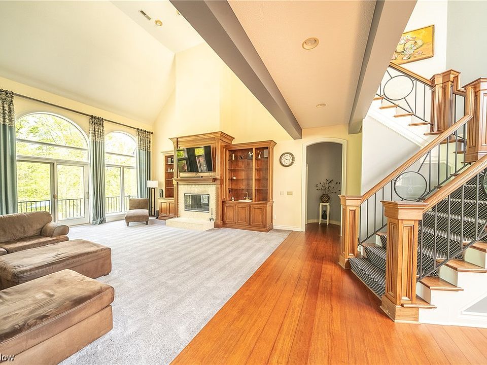 8888 Robin Ln, Kirtland, OH 44094 Zillow
