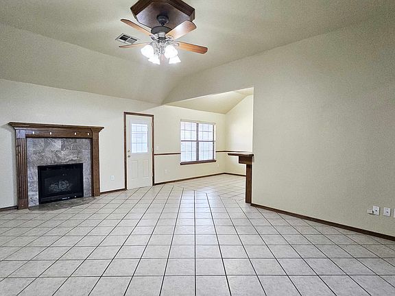3rd image of 417 E Plantation Ter