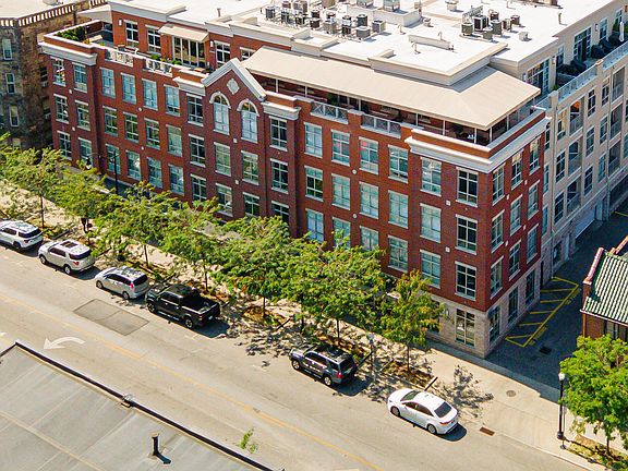 3rd image of 845 N High St #204