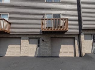 6 Sunridge Dr, Morgantown, WV 26505