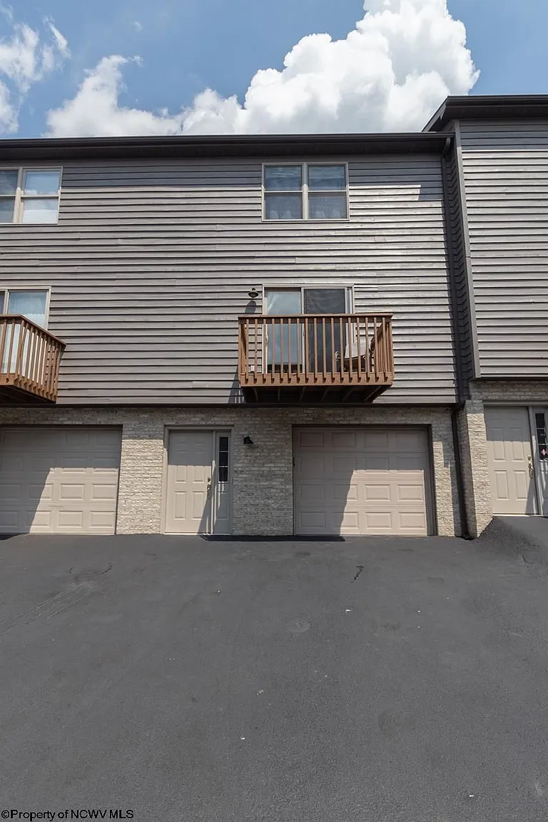 6 Sunridge Dr photo 1