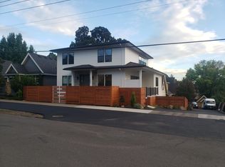 7600 SW Pine St, Portland, OR 97223