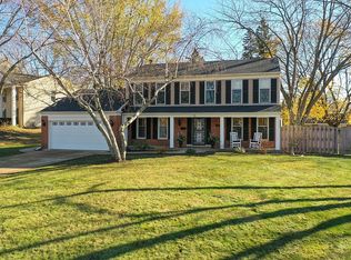 75 E Granville Ave, Roselle, IL 60172
