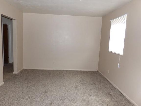2nd image of 991 Patricia Dr APT 2