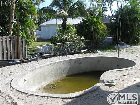 4th image of 4541 Estero Blvd
