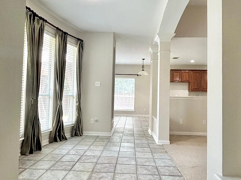 604 Peacock Dr — Photo 30