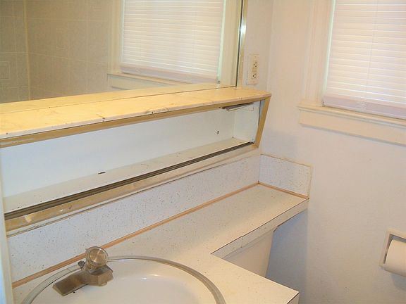 4th image of 1041 N 25th St #1
