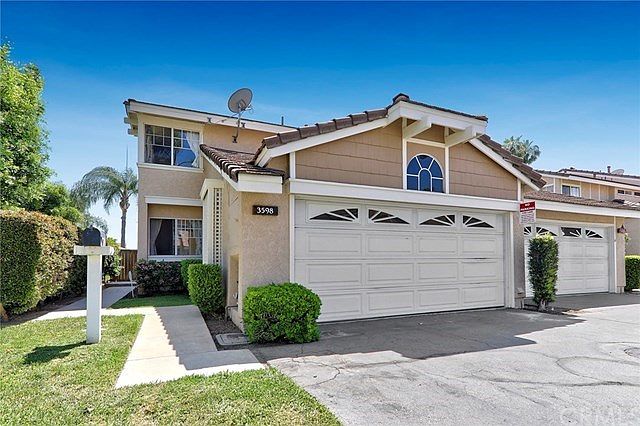 Welcome home Gated Community of Arbor Palms!