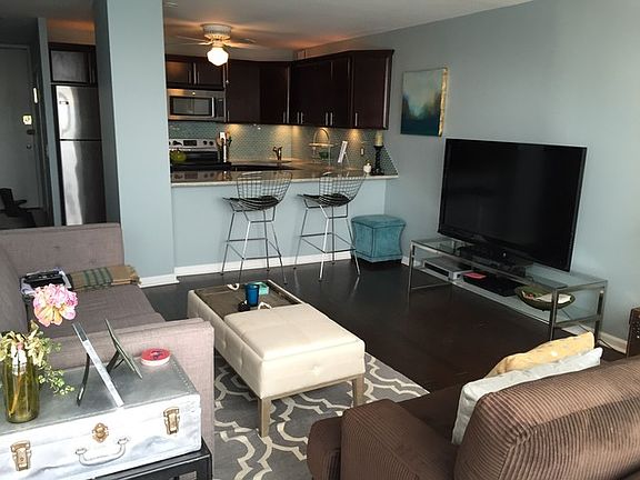 2nd image of 1540 N La Salle St #1510