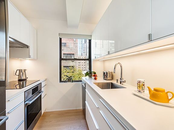 3rd image of 235 E 49th St APT 9E