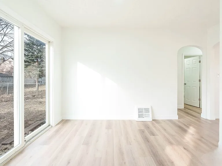 2303 Main St — Photo 7