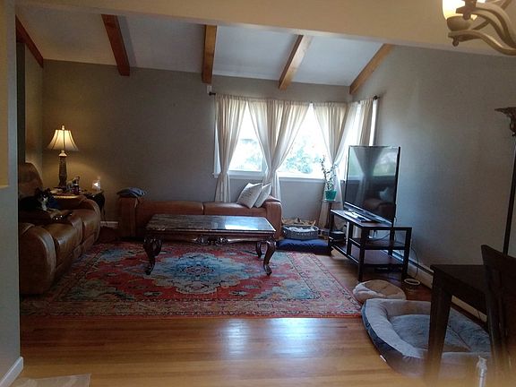 3rd image of 175 Oriole Dr