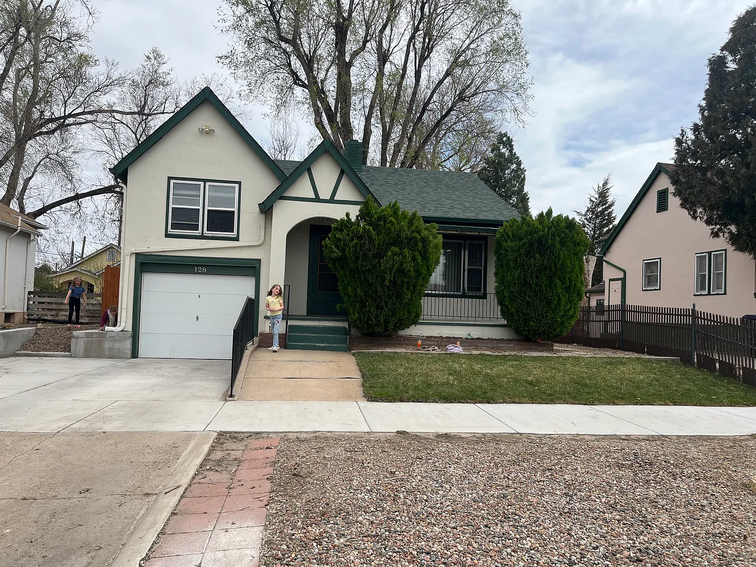 2 bed, 1023 sqft, $1,600 — Photo 1