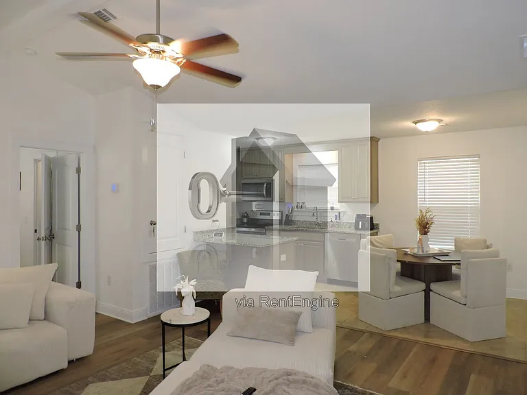 2202 N E St — Photo 7