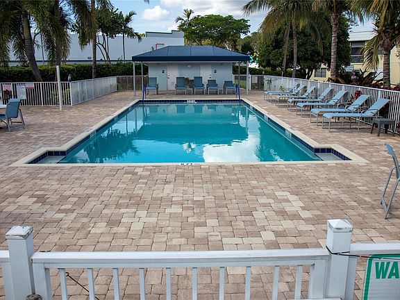 4th image of 9818 Marina Boulevard #1220