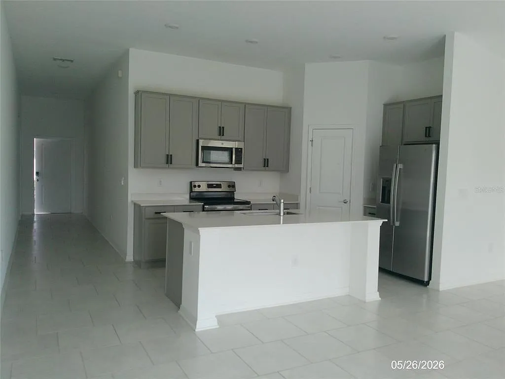 3 bed, 2.0 bath, 1555 sqft, $1,850 — Photo 4
