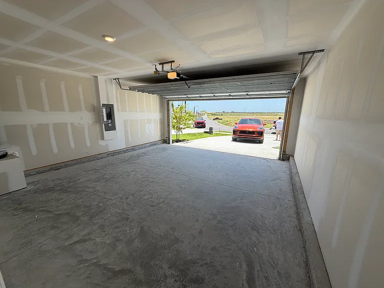 357 Artemis St — Photo 51