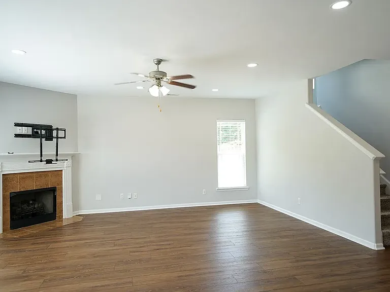 8 Woods Way — Photo 8