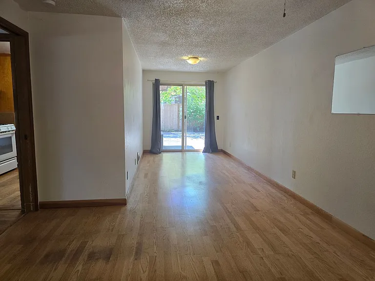 1012 N Villard St — Photo 20