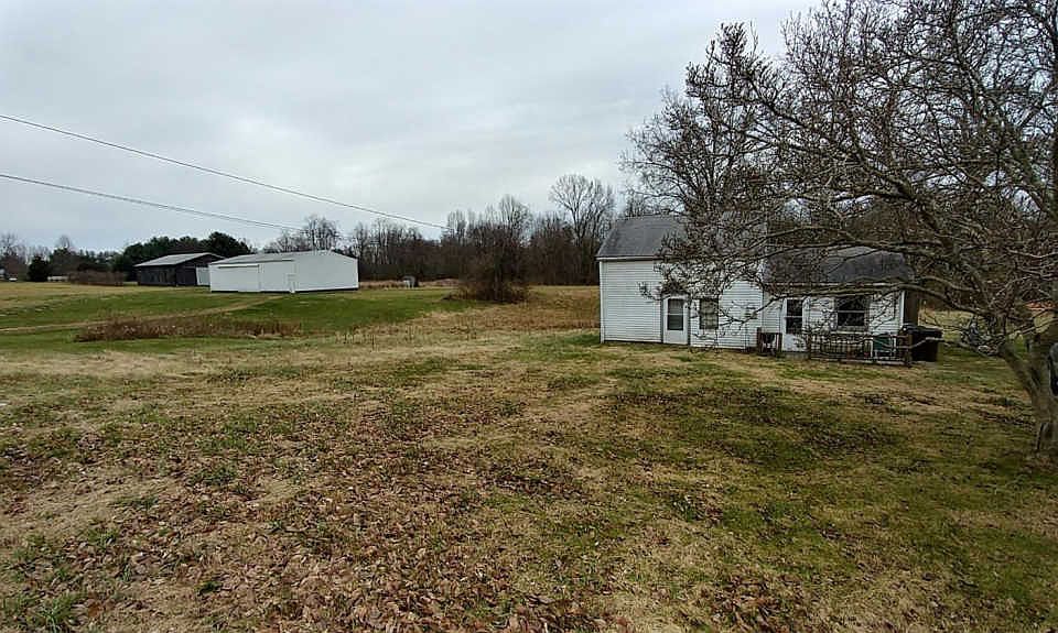 2nd image of 1729 Clermontville Laurel Rd