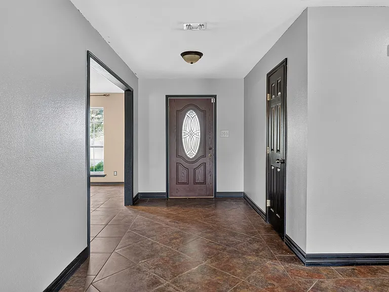 135 County Road 4519 — Photo 5