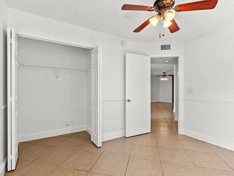 5701 Riverside Dr #106B6 — Photo 15