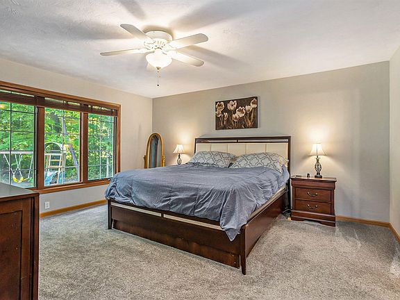 4th image of 9531 Elwood Dr