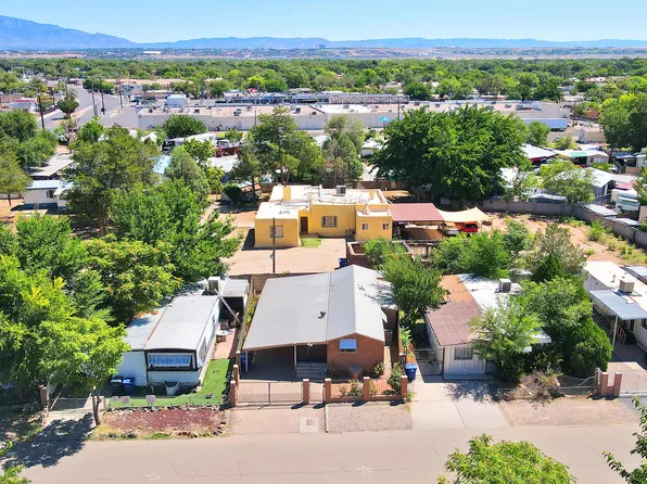 1086 Lura Pl SW, Albuquerque, NM 87105