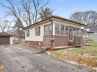 326 Ridgewood St SE, Kentwood, MI 49548