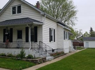 922 Summit St, Joliet, IL 60435