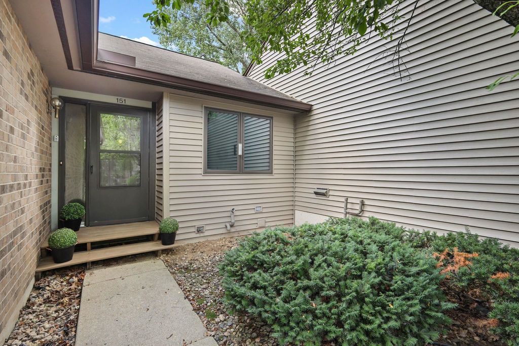 151 Ponwood Cir, Madison, WI - View 3