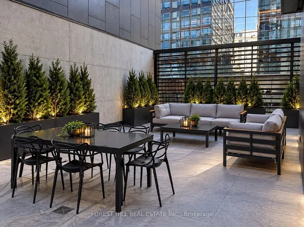 284 King St E, Toronto, ON